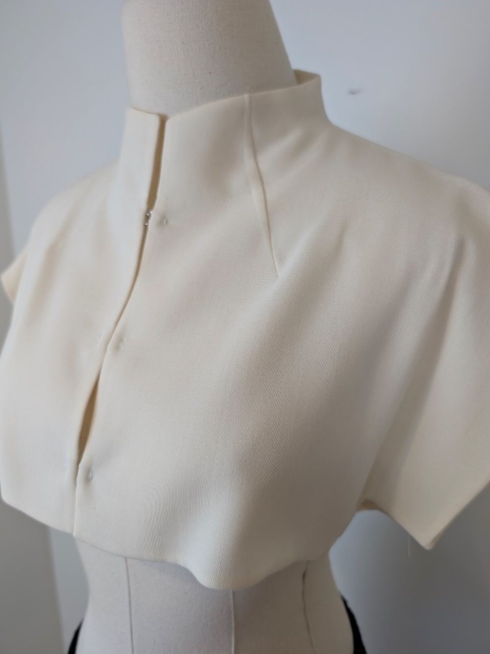 Akris Punto Wool Shawl Bolero Cream Ivory Size XS Luxury Designer - Picture 7 of 16